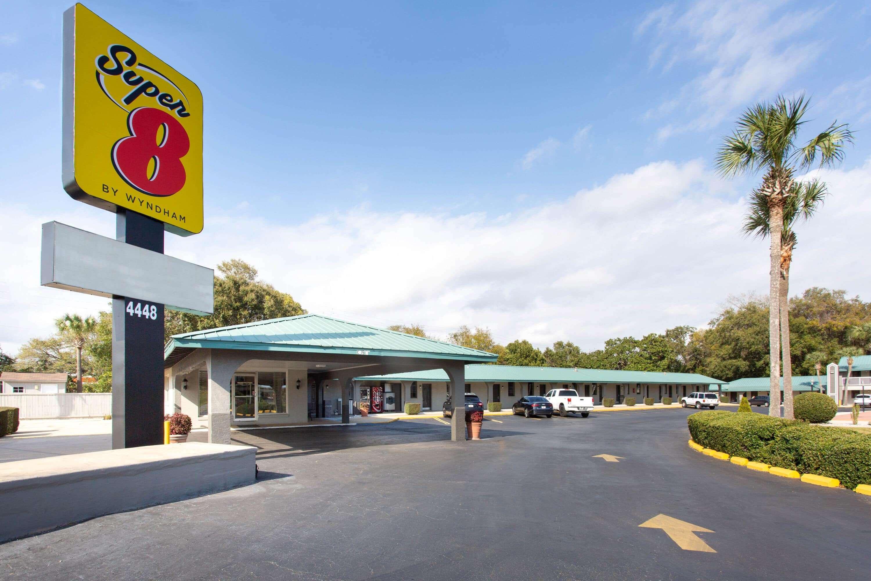 Super 8 By Wyndham Pensacola Nas Area Motel Exterior photo